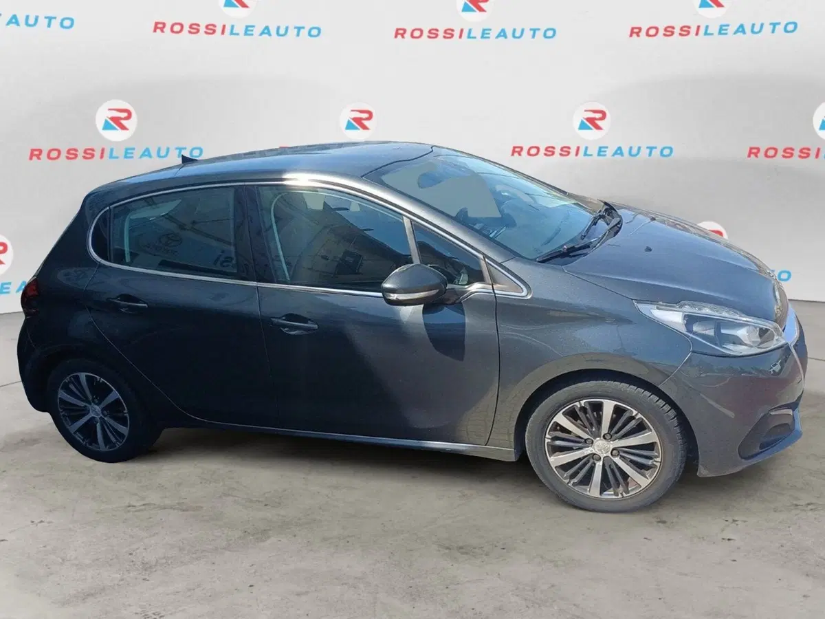 Peugeot 208 usata a La Spezia (7)