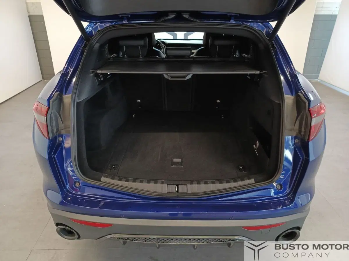 Alfa Romeo Stelvio usata a Varese (10)