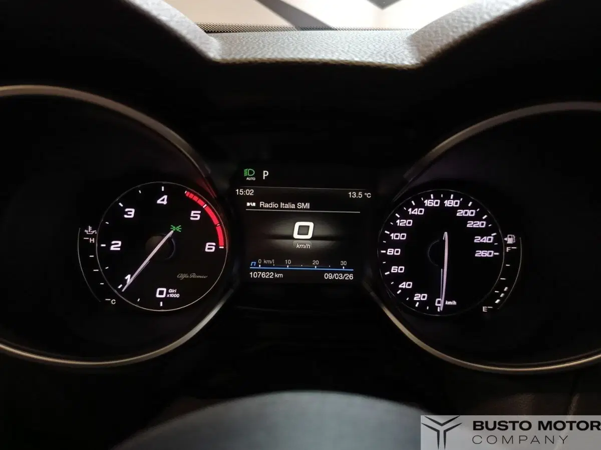 Alfa Romeo Stelvio usata a Varese (12)