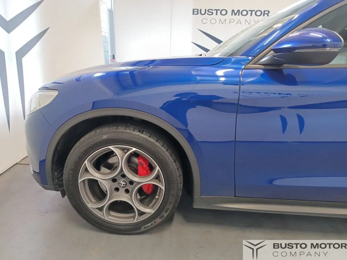 Alfa Romeo Stelvio usata a Varese (7)
