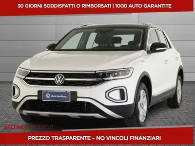 Volkswagen T-Roc 1.0 TSI Style del 2023 usata a San Giovanni Teatino