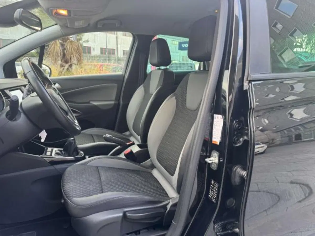 Opel Crossland X usata a Savona (11)