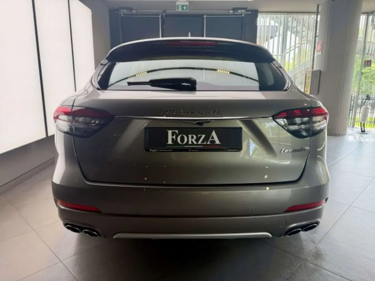 Maserati Levante usata a Torino (14)