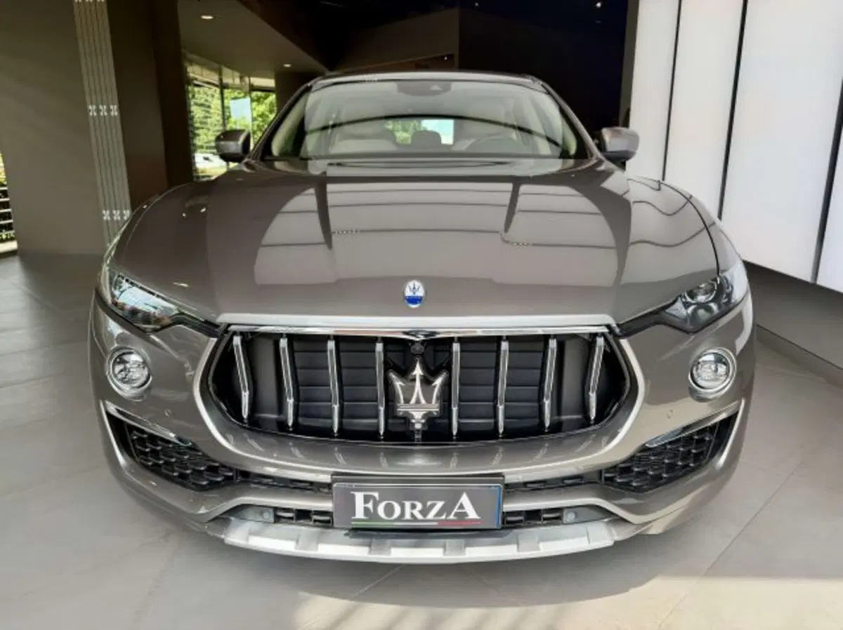 Maserati Levante usata a Torino (2)