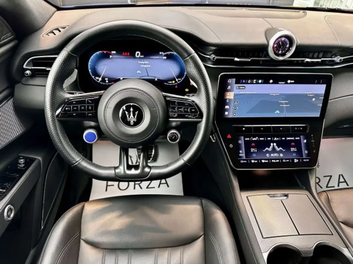 Maserati Grecale usata a Torino (14)