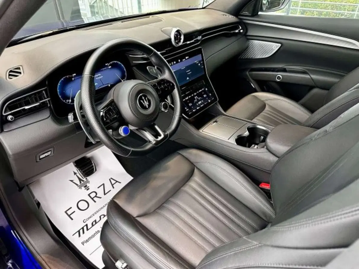 Maserati Grecale usata a Torino (9)
