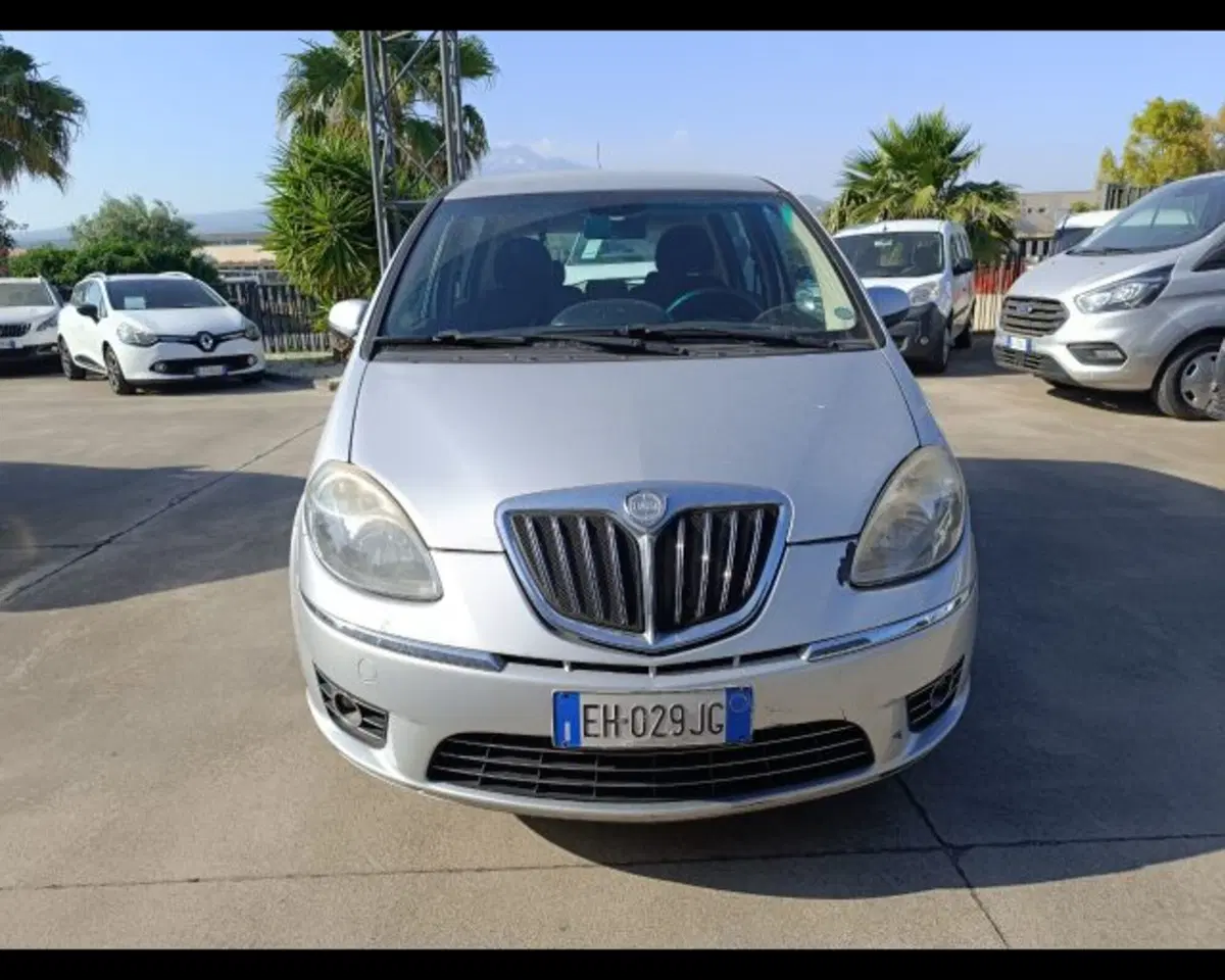Lancia Musa usata a Catania (2)