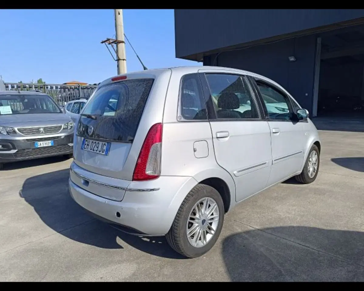 Lancia Musa usata a Catania (6)