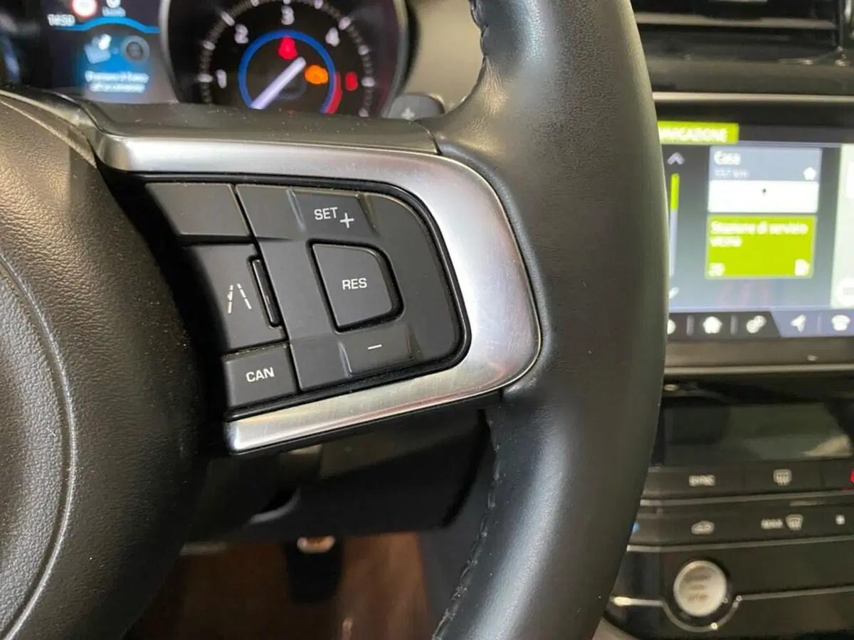 Jaguar F-Pace usata a Torino (14)