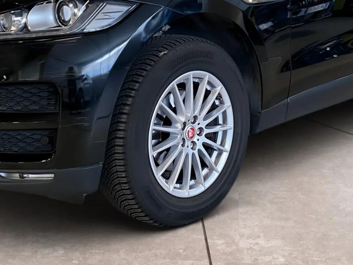 Jaguar F-Pace usata a Torino (15)