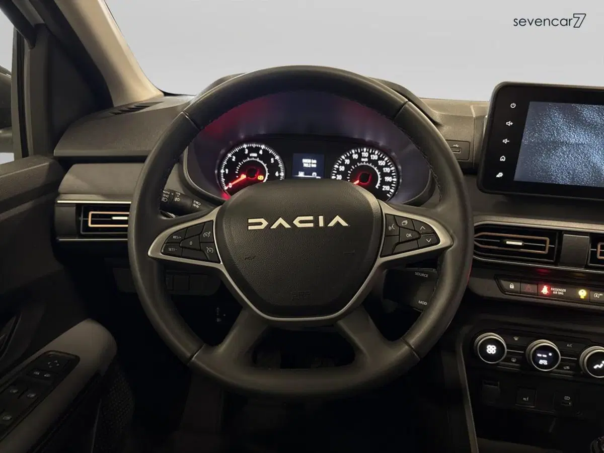 Dacia Sandero usata a Verona (12)