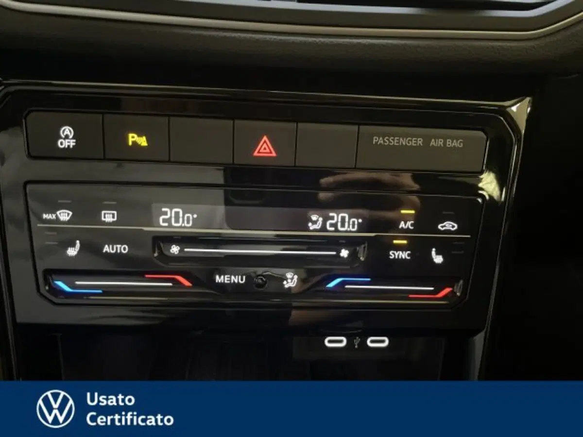 Volkswagen T-Cross usata a Vicenza (17)