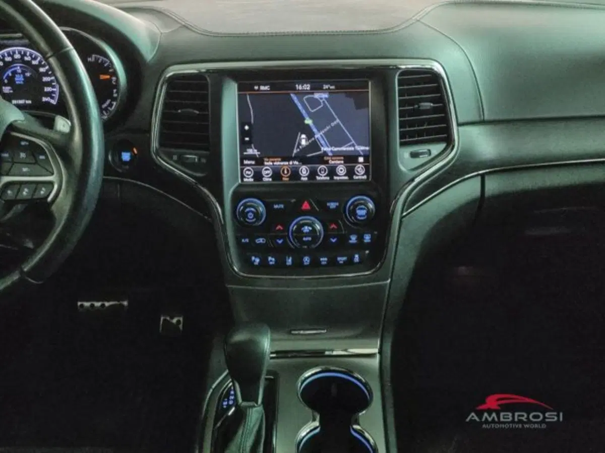 Jeep Grand Cherokee usata a Perugia (15)