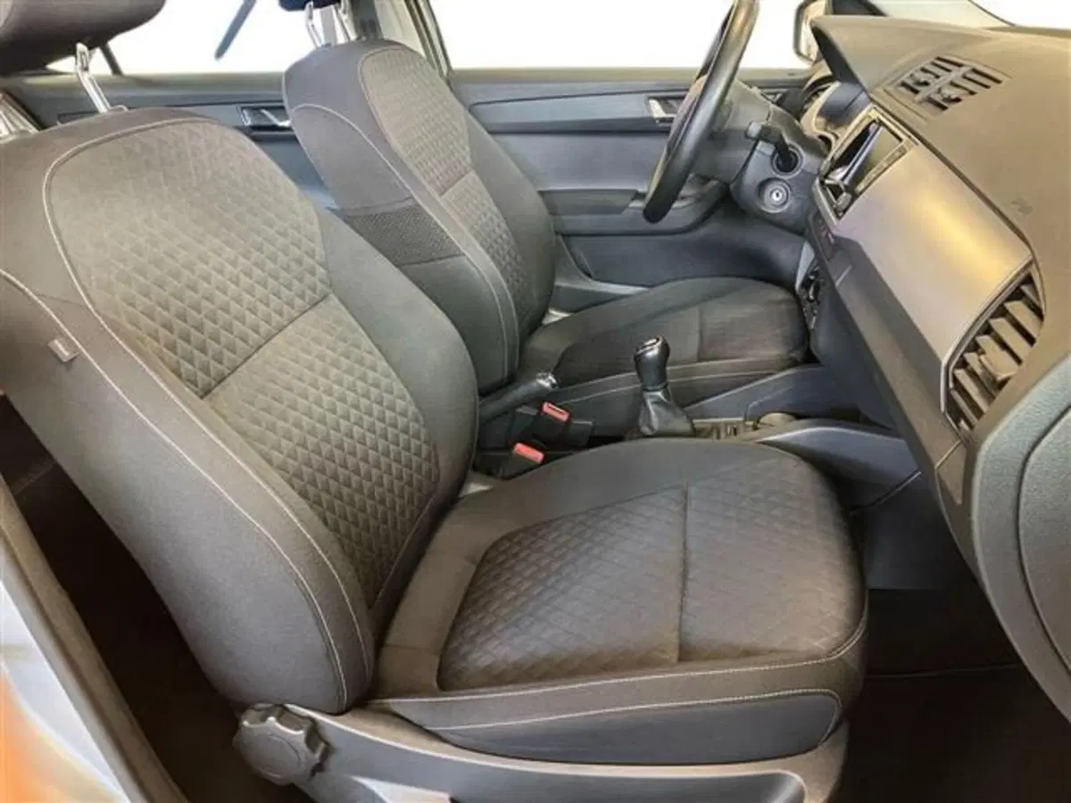 Skoda Fabia usata a Como (11)