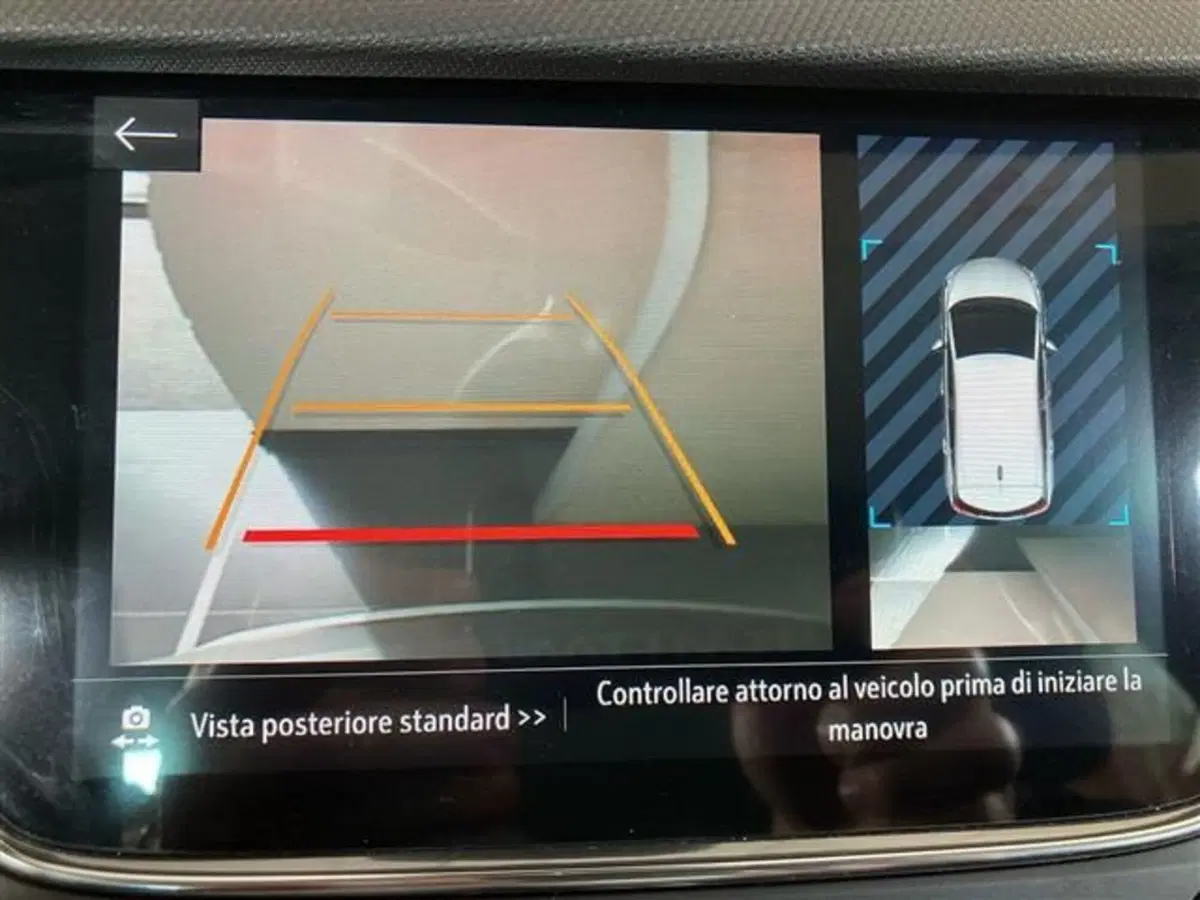 Opel Crossland usata a Como (14)
