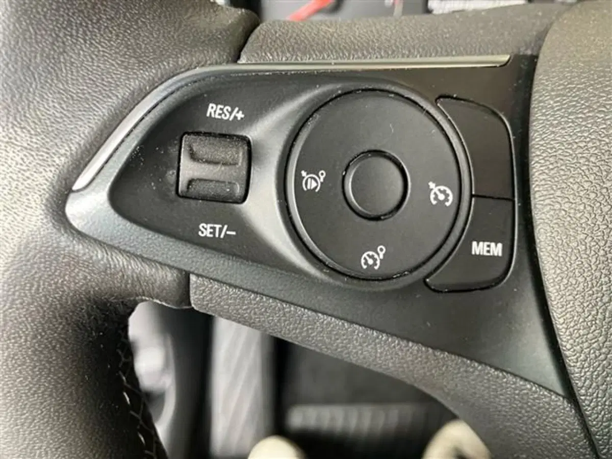 Opel Crossland usata a Como (20)