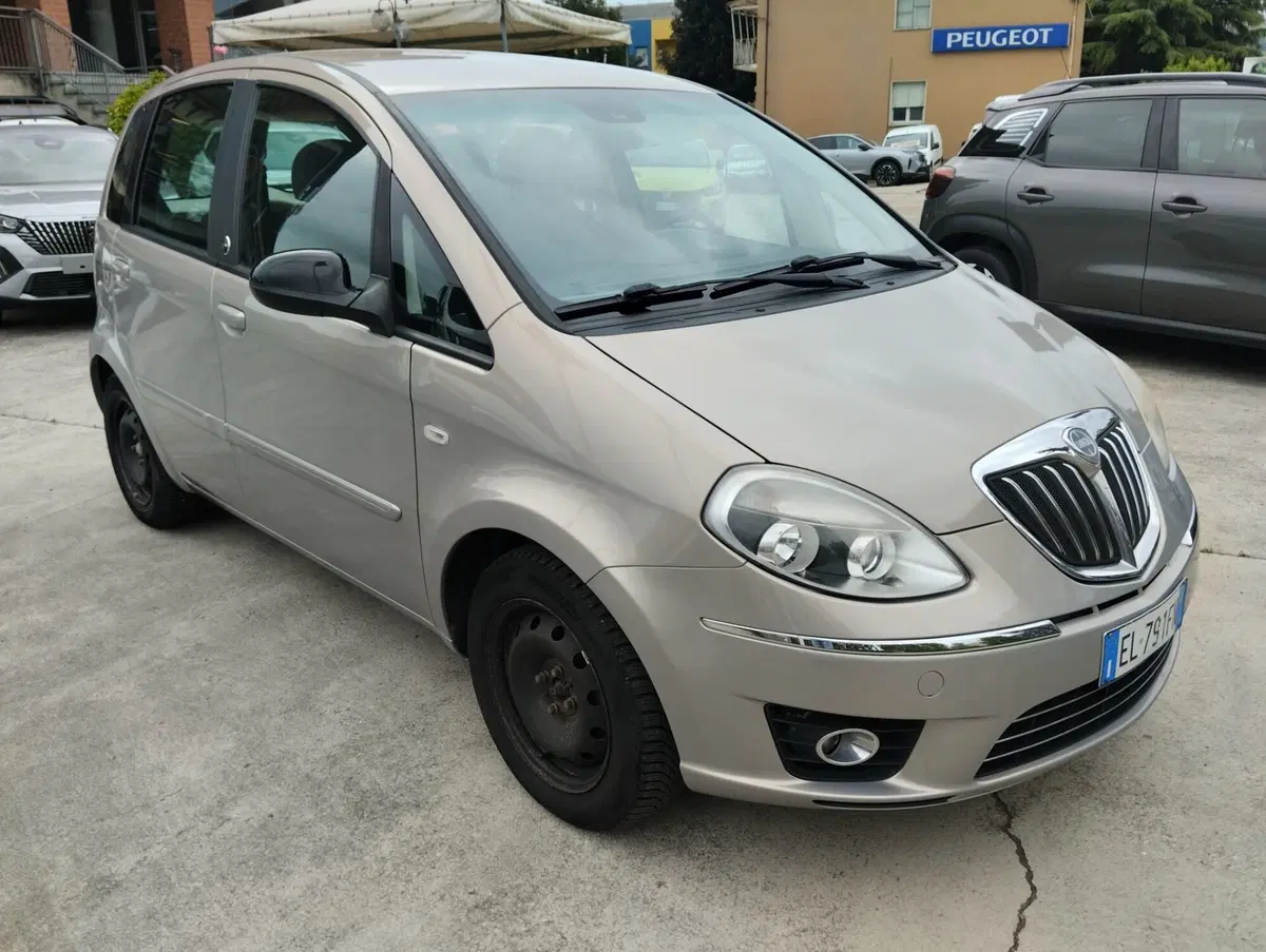Lancia Musa usata a Asti (2)