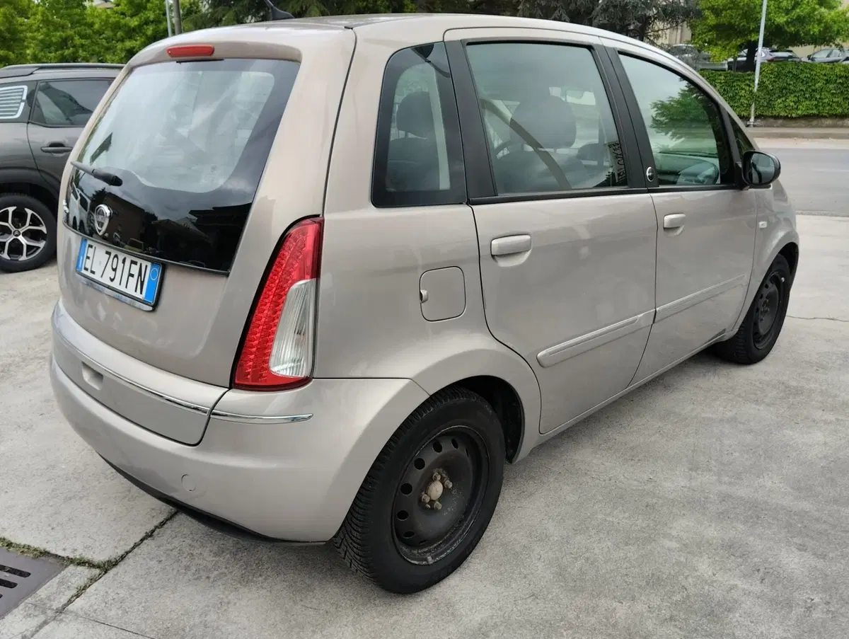 Lancia Musa usata a Asti (4)