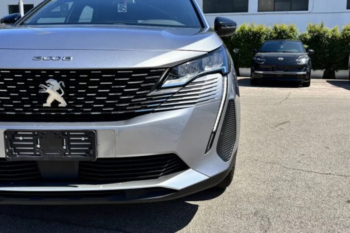 Peugeot 3008 usata a Latina (11)