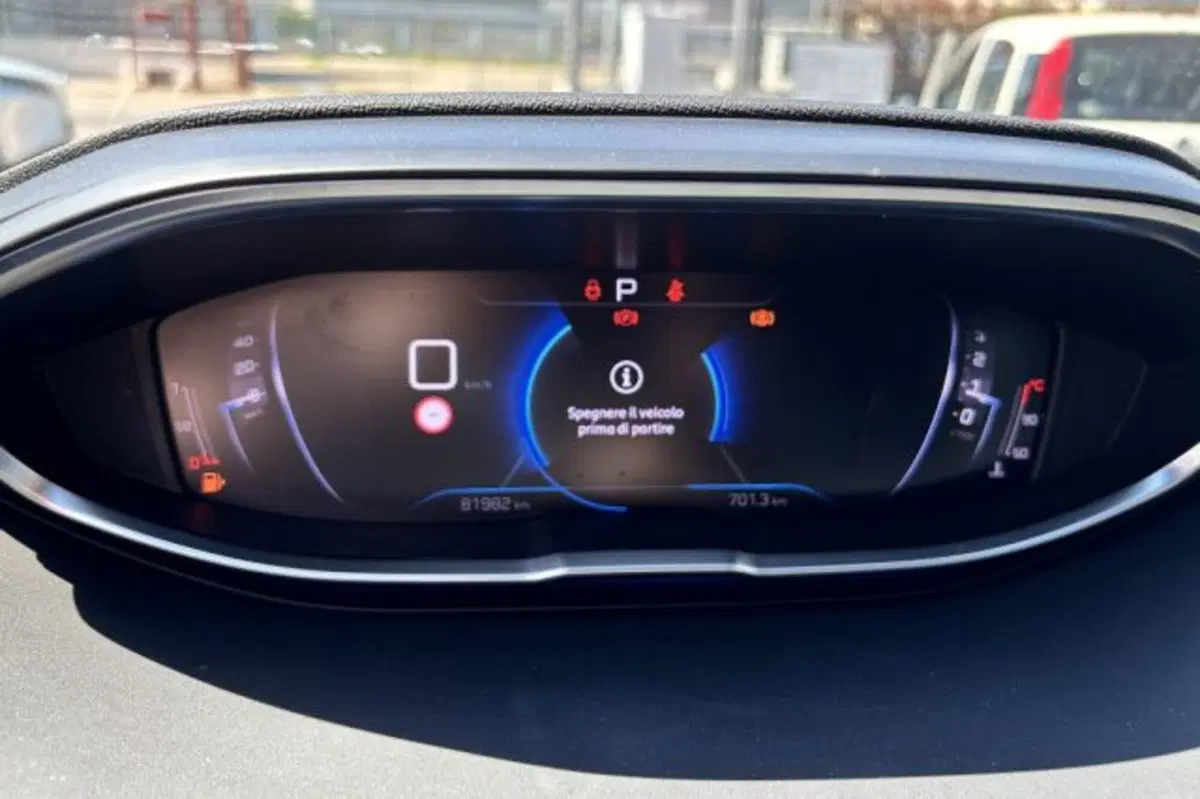 Peugeot 3008 usata a Latina (13)