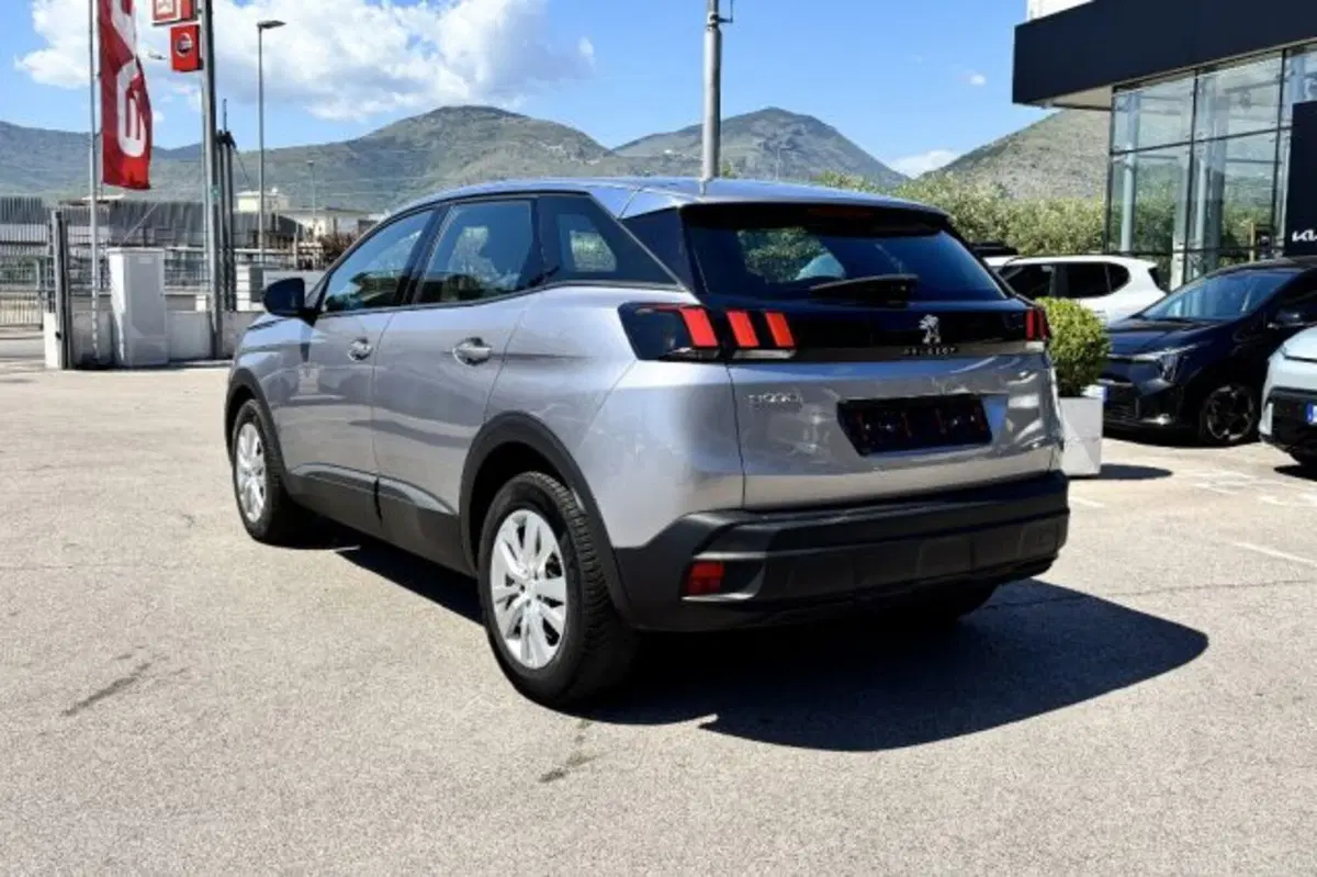 Peugeot 3008 usata a Latina (5)