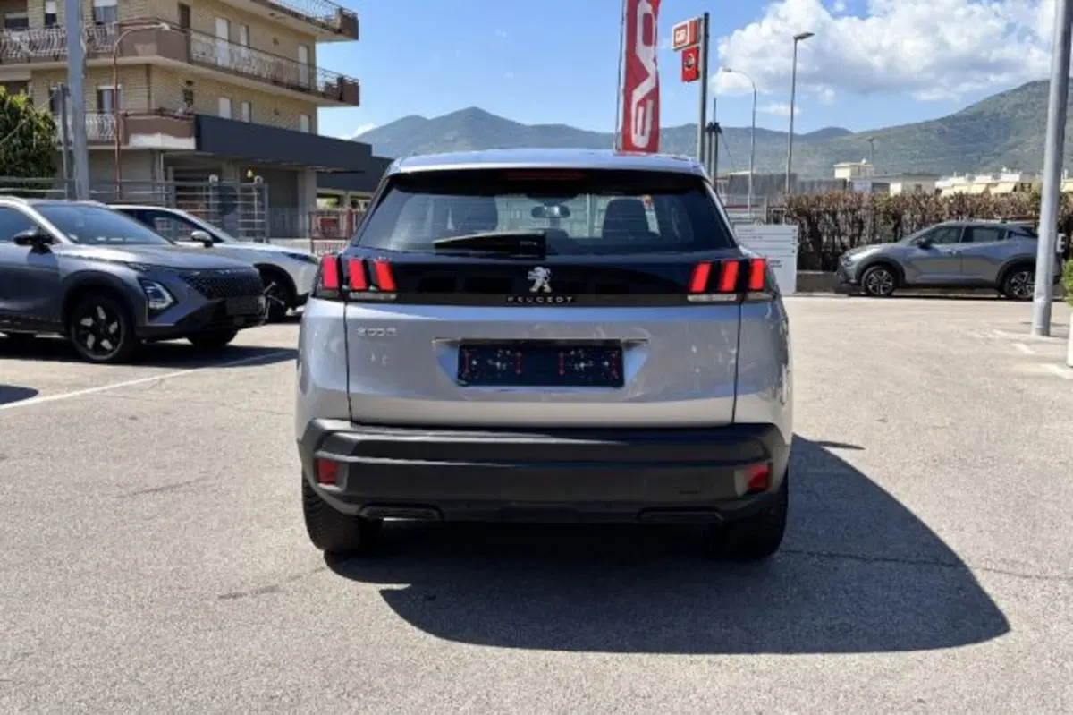 Peugeot 3008 usata a Latina (6)