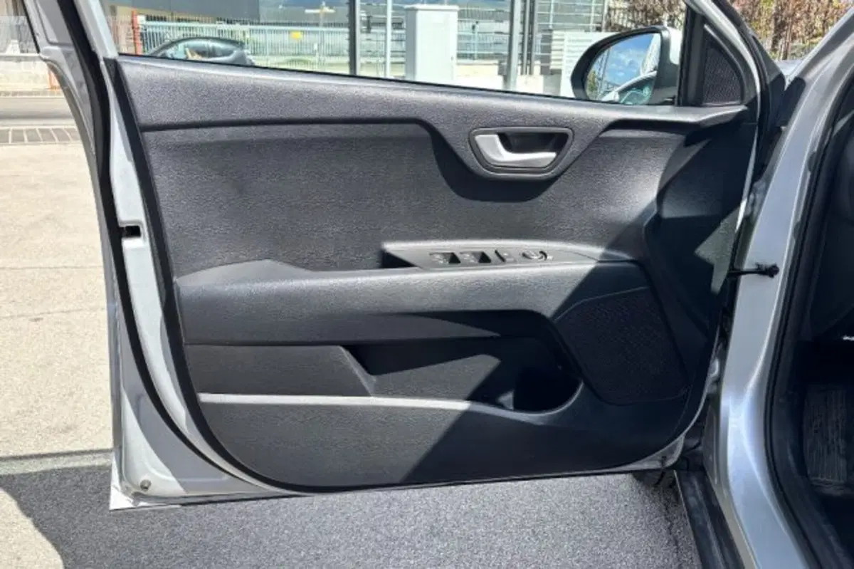 Kia Stonic usata a Latina (11)