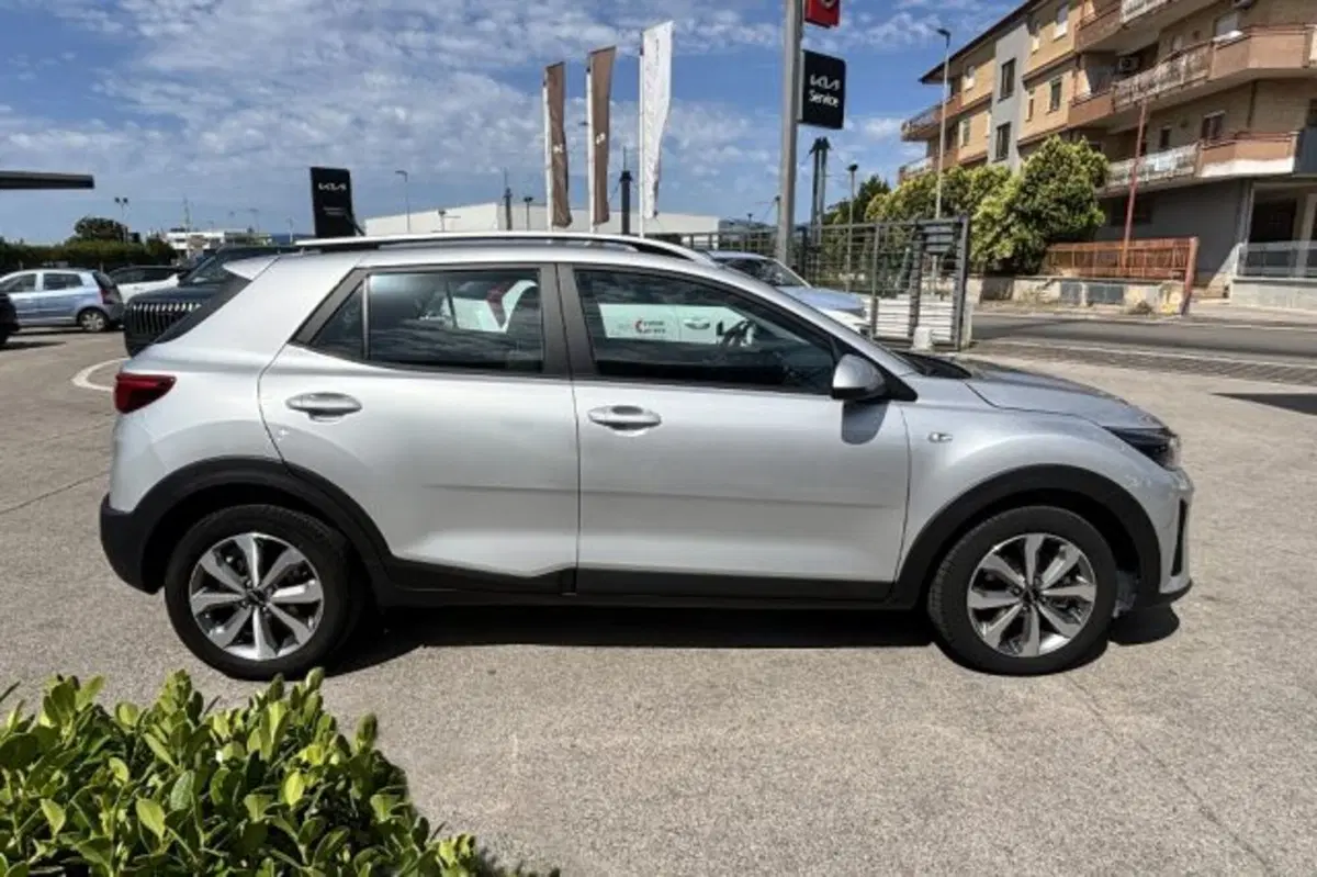 Kia Stonic usata a Latina (4)