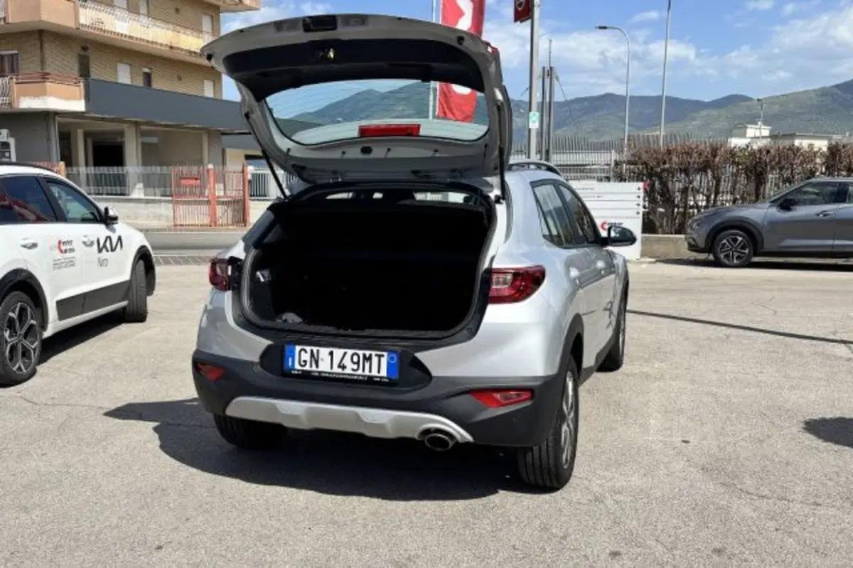 Kia Stonic usata a Latina (6)