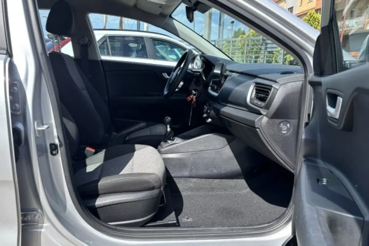 Kia Stonic usata a Latina (7)