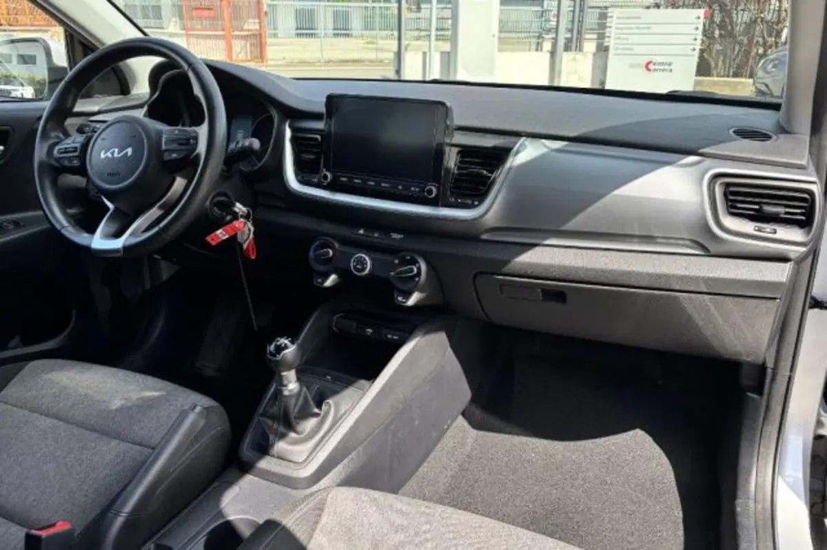 Kia Stonic usata a Latina (8)
