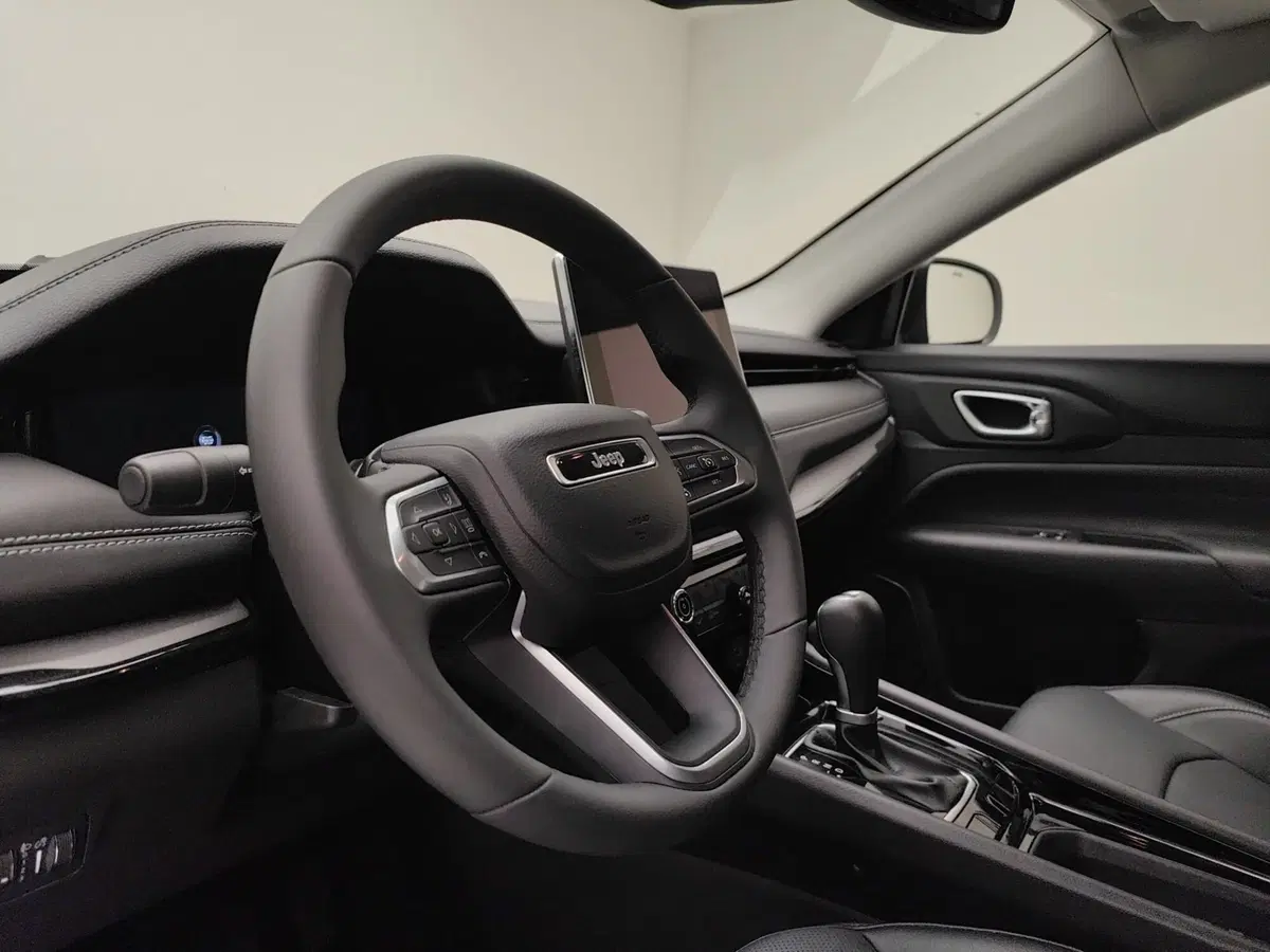 Jeep Compass usata a Como (9)