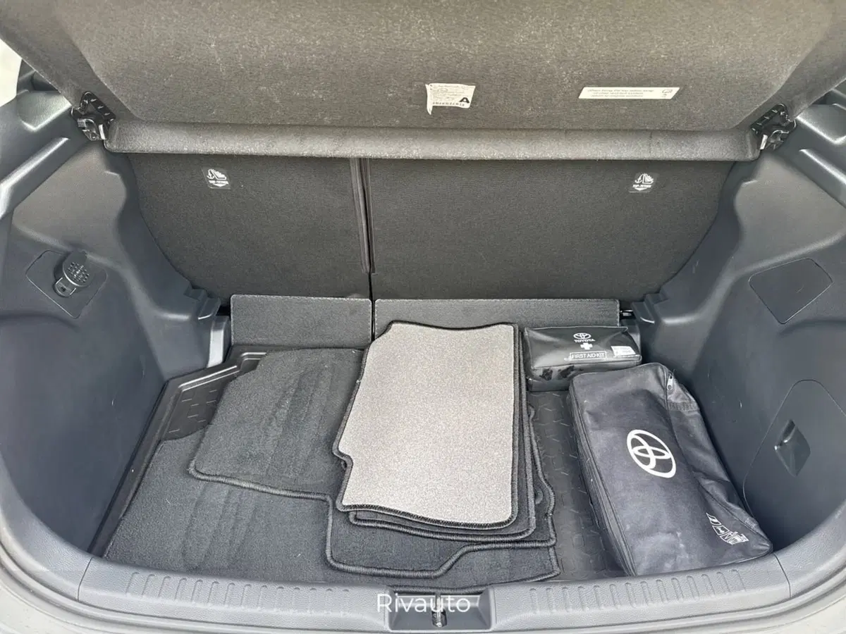 Toyota Yaris usata a Como (6)