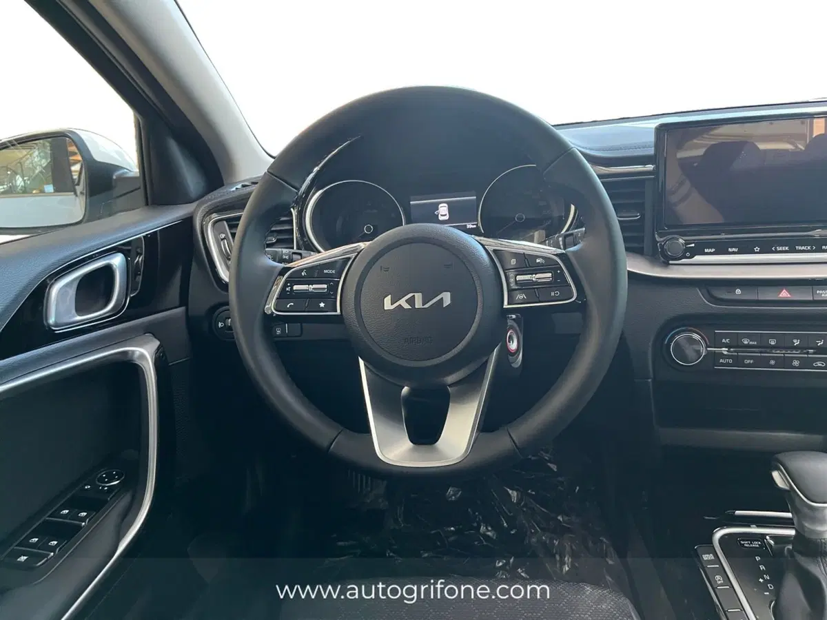 Kia XCeed nuova a Modena (12)
