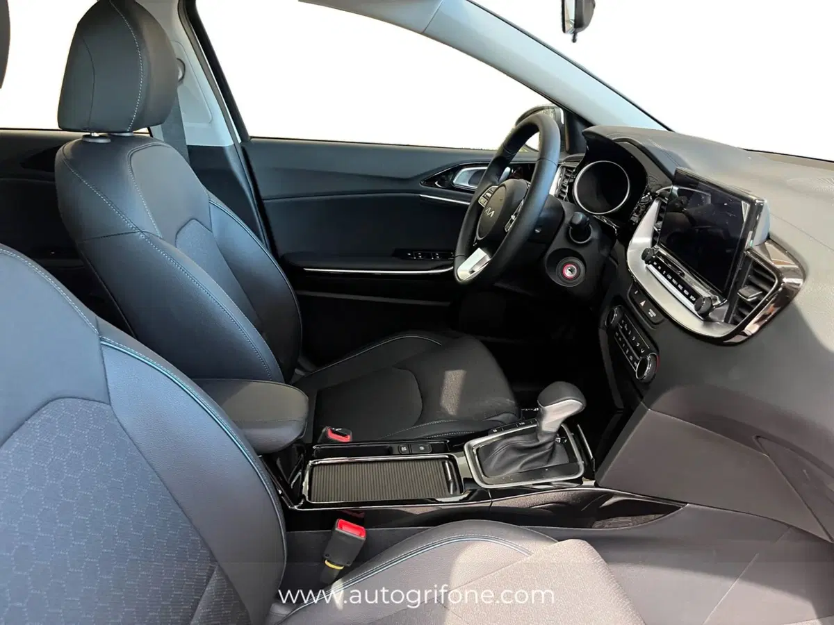 Kia XCeed nuova a Modena (15)