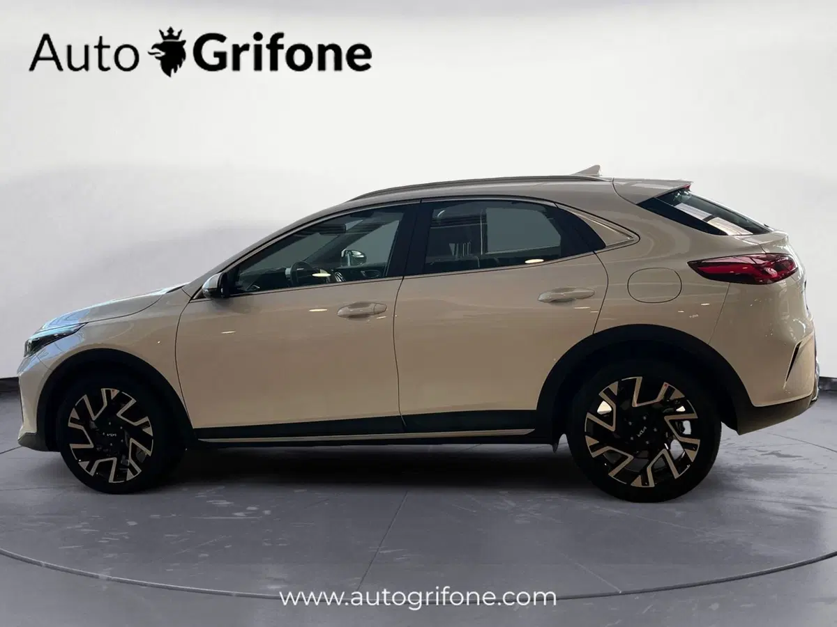 Kia XCeed nuova a Modena (2)