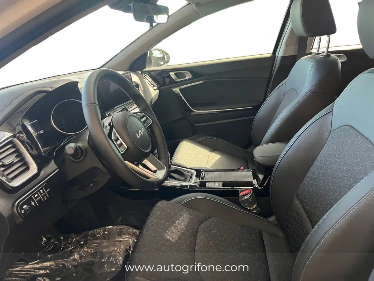 Kia XCeed nuova a Modena (9)
