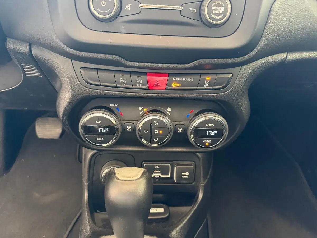 Jeep Renegade usata a Napoli (16)