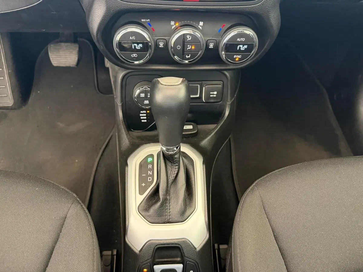 Jeep Renegade usata a Napoli (17)