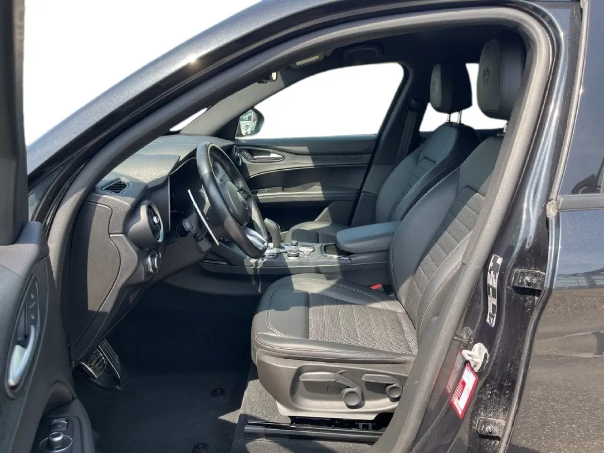 Alfa Romeo Stelvio usata a Torino (10)