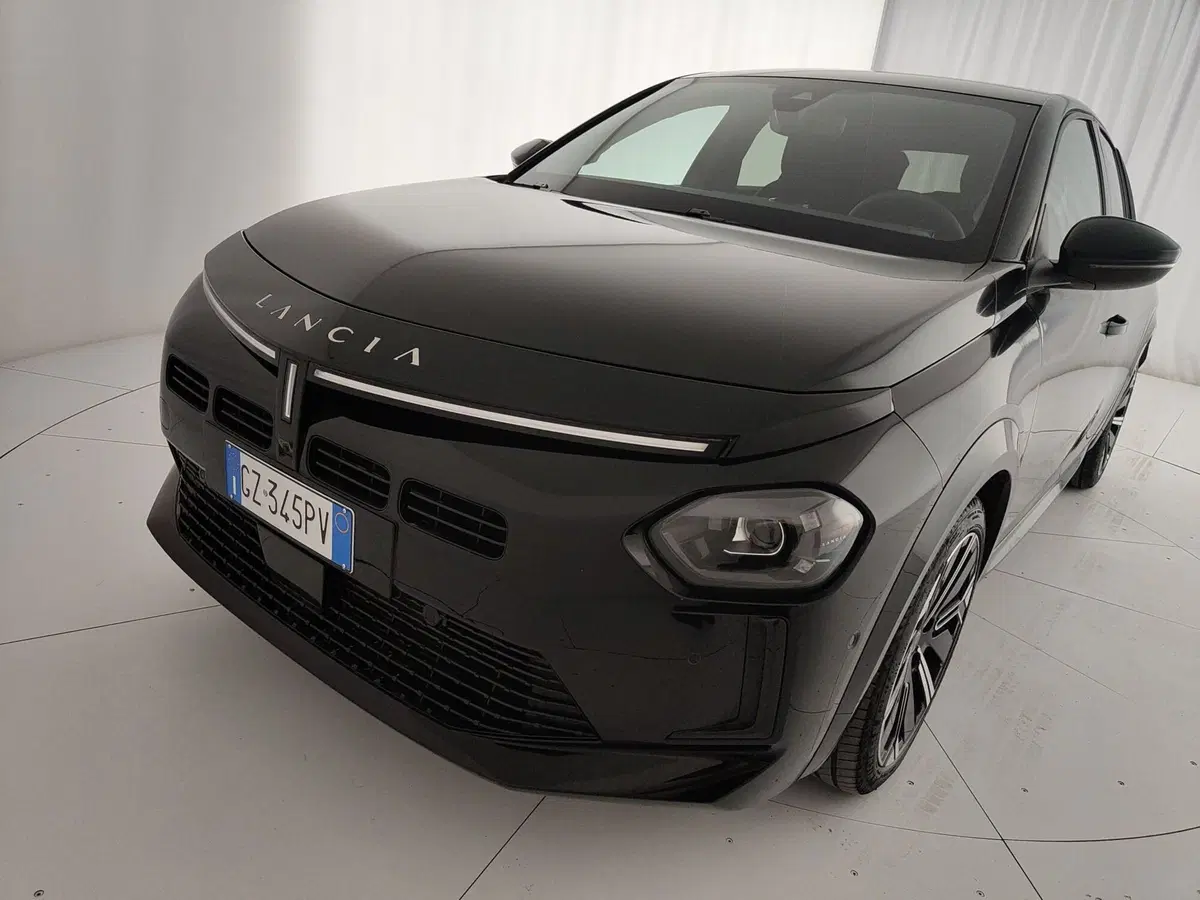 Lancia Ypsilon usata a Caserta (14)