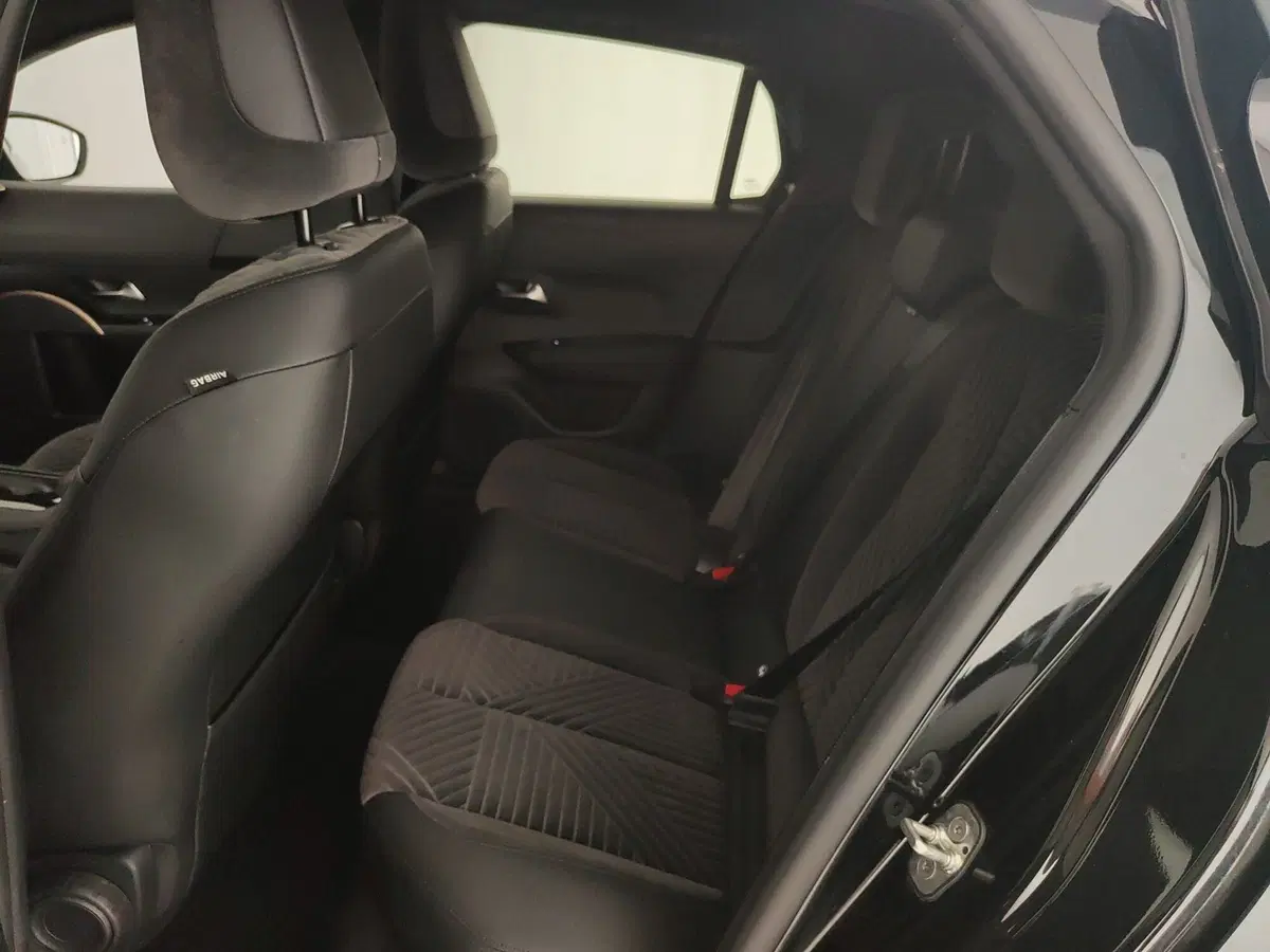 Lancia Ypsilon usata a Caserta (19)
