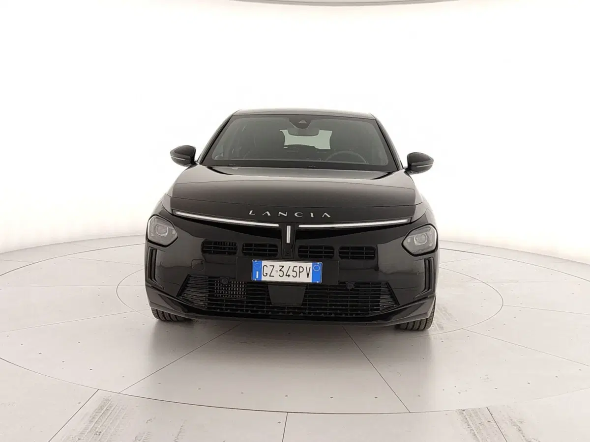 Lancia Ypsilon usata a Caserta (2)