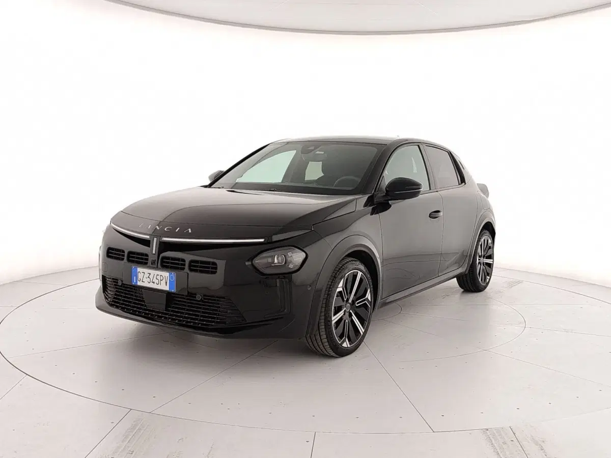 Lancia Ypsilon usata a Caserta (3)