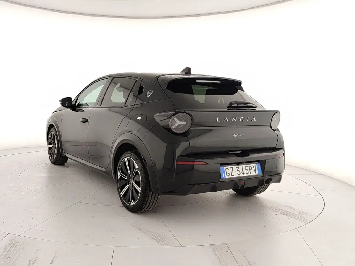 Lancia Ypsilon usata a Caserta (4)