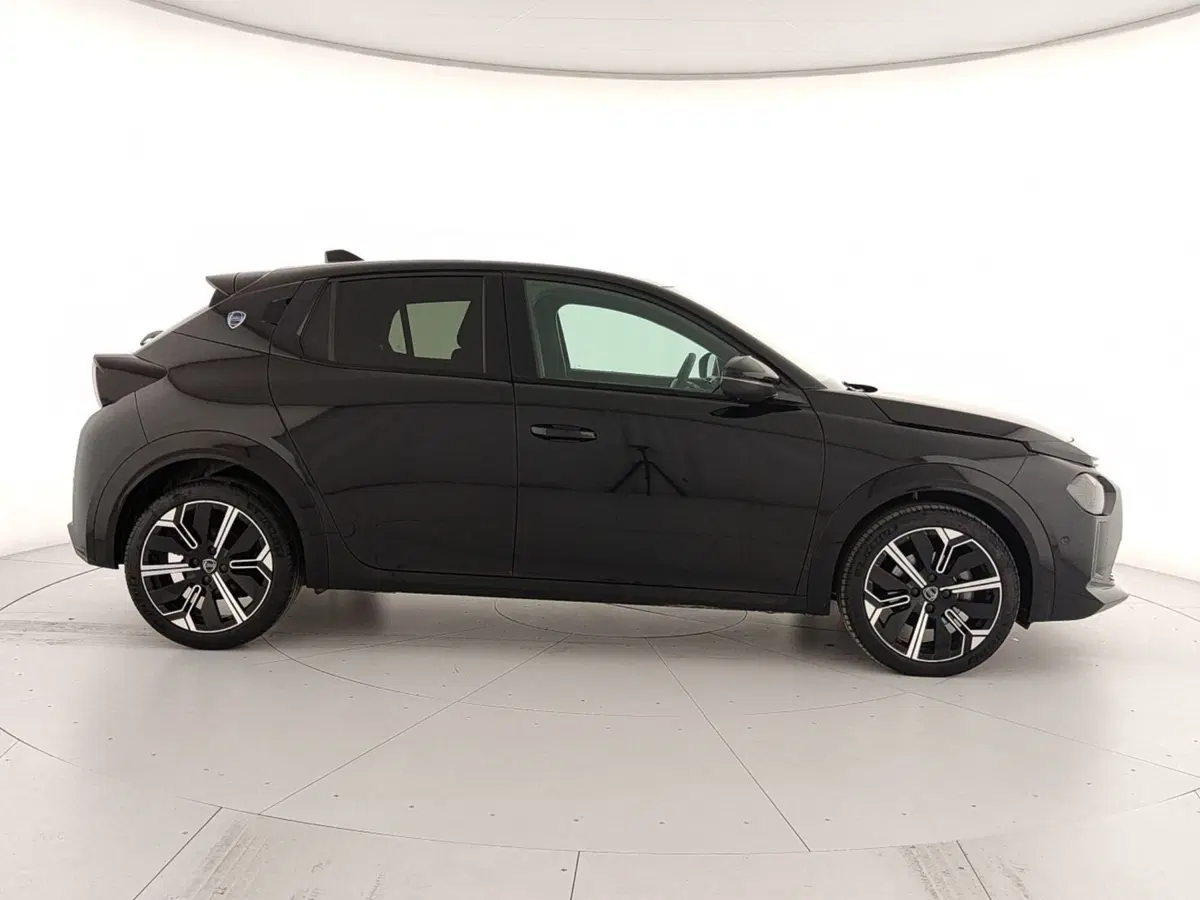 Lancia Ypsilon usata a Caserta (7)