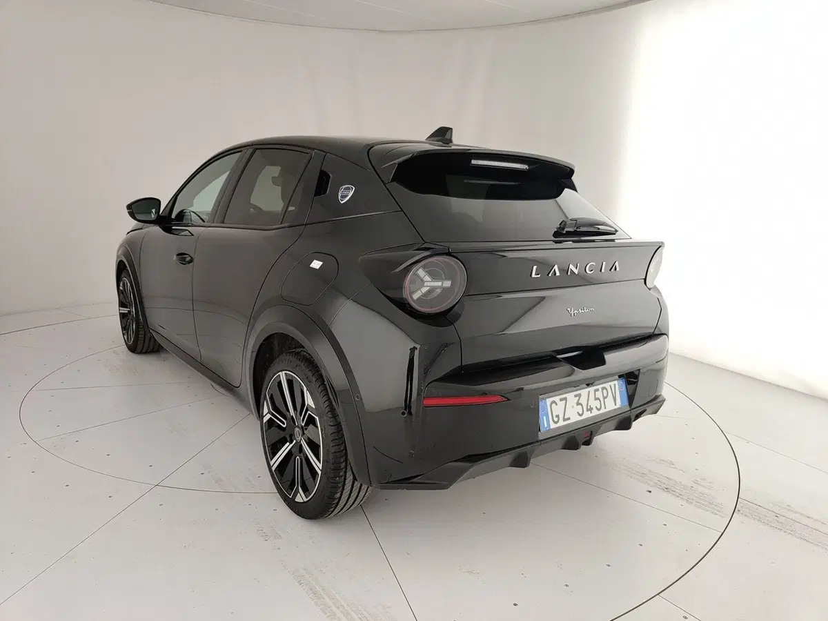 Lancia Ypsilon usata a Caserta (9)