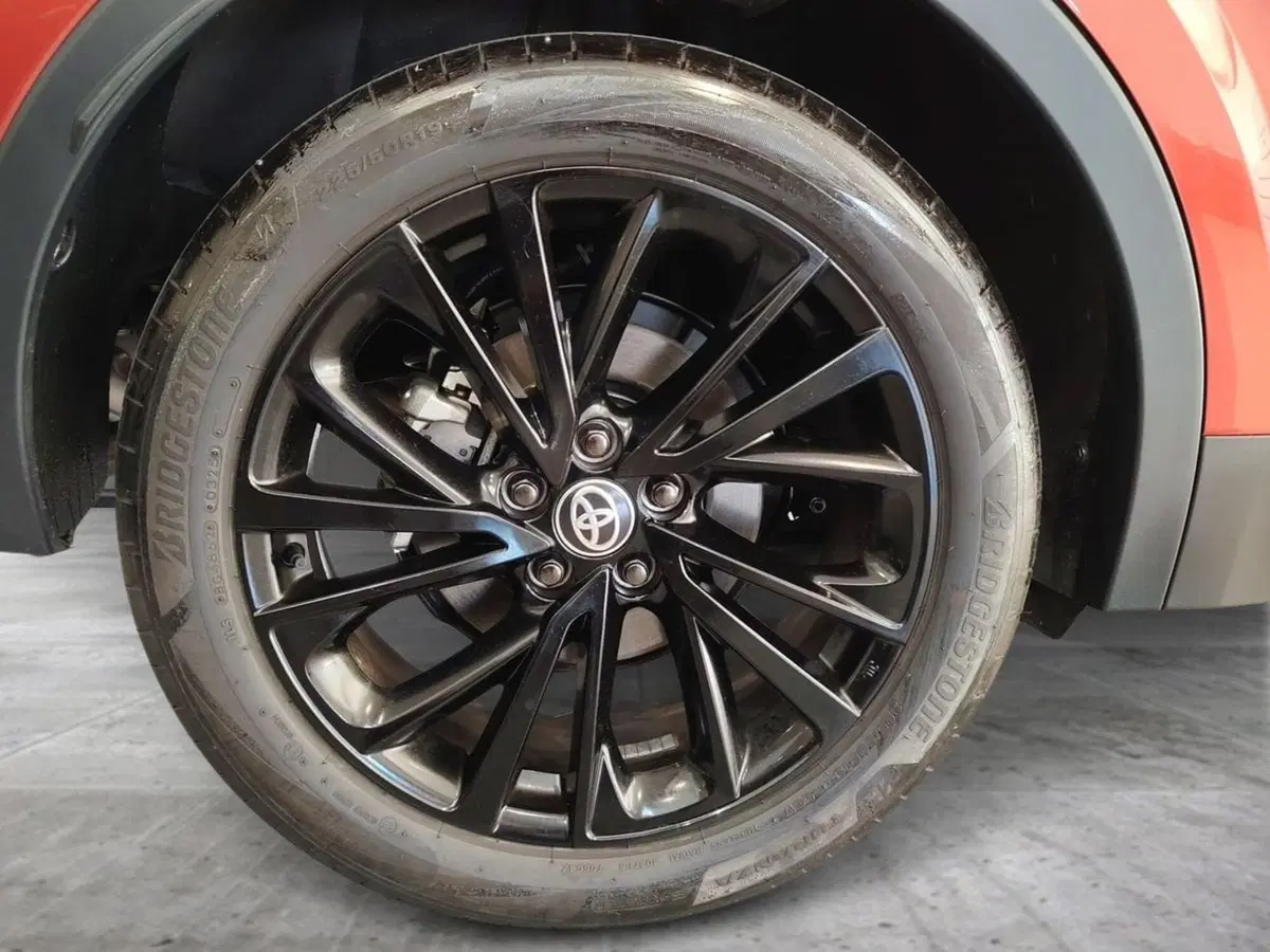 Toyota Toyota C-HR usata a Catania (13)