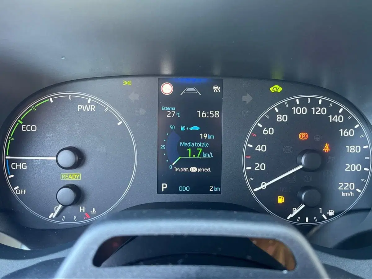 Toyota Yaris nuova a Ragusa (9)