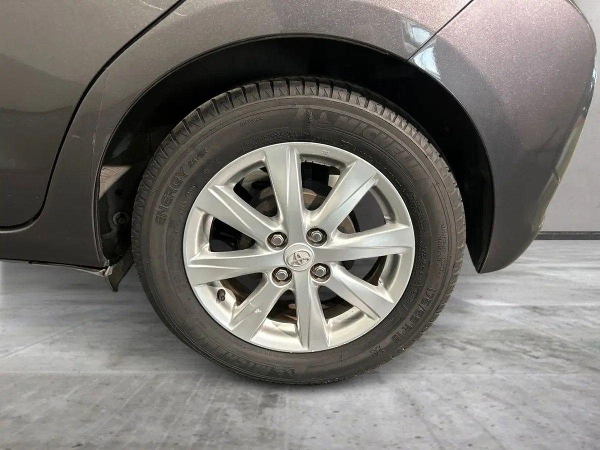 Toyota Yaris usata a Milano (13)